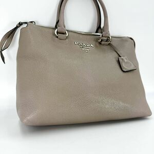 1円 【極美品】 PRADA プラダ ハンドバッグ トートバッグ チャーム付 ロゴ金具 白タグ レザー グレージュ