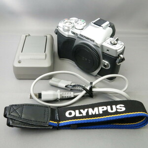 【新品同様】OLYMPUSオリンパス　E-M10 MARKIIIシルバー　★NO.8538