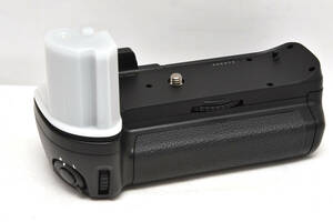 新同！ ニコン マルチパワーバッテリーパック　Nikon MB-40　F6用　高速連続 縦位置撮影　バッテリーグリップ