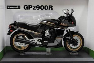 新価格商品【アオシマ】1/12 カワサキ GPz 900R ニンジャ 黒/金（ 商品№ 109799)の完成バイクモデル