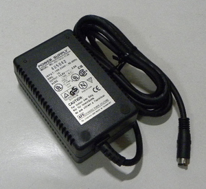 AD-740U-1138　13.8V2.8A　　■660-02