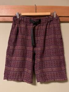 メンズLサイズ GU ジーユー ハーフパンツ 半ズボン ボルドー 赤紫色 民族風 柄もの カジュアル アウトドア おしゃれ