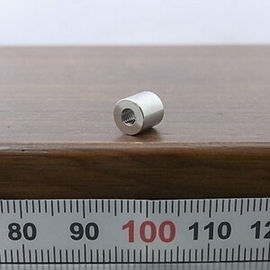 M3 用 黄銅 スペーサー 両メネジ 丸型 内径3mm 外径6mm 長さ6mm 4個入 真鍮 ニッケルメッキ ネジカラー