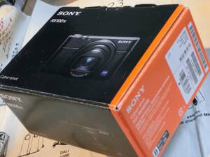 SONY ソニー Cyber-shot RX100VI DSC-RX100M6 コンパクトデジタルカメラ 元箱,純正バッテリー２本付き　中古