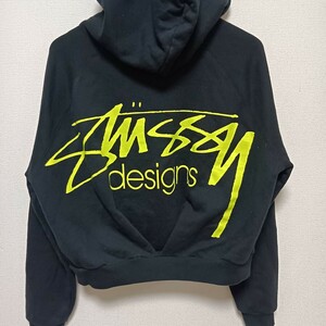 STUSSY ステューシー　プルオーバー　パーカー　背面ビッグロゴ　Sサイズ　60サイズ