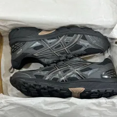 【雷市場（ポンジャン）商品韓国直送】 275 Asics(アシックス) ゲル 布引 黒 トープ グレー