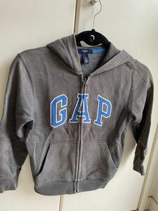 GAP ジップアップパーカー 130 グレイ　中古　パーカー