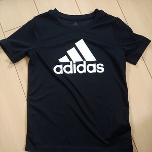 140サイズ adidas 半袖Tシャツ ブラック アディダスTシャツ