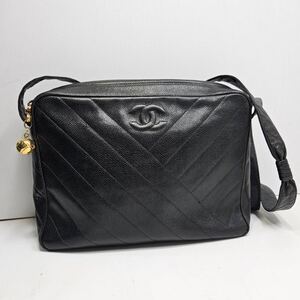 CHANEL シャネル　キャビアスキン　Vステッチ　ショルダーバッグ　縦20横29 8199