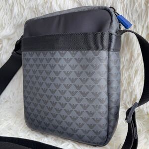 【人気 極美品】EMPORIO ARMANI エンポリオアルマーニ ショルダーバッグ サコッシュ クロスボディ 斜め掛け イーグル柄 総ロゴ PVC グレー