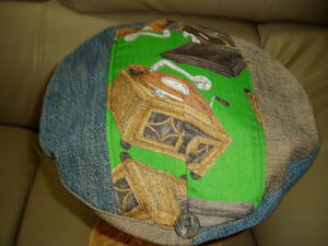手製　手製、華やか緑模様が素敵なベレー帽です。６２㎝