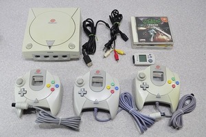 中古■動作確認済み SEGA Dreamcast HKT-3000 ドリームキャスト 本体 コントローラー×3個 HKT-7700 ビジュアルメモリ×1個