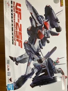 DX超合金 マクロス　 VF-25F スーパーメサイアバルキリー 　早乙女アルト　 リバイバルVer. 　新品未開封　 メサイア　バルキリー