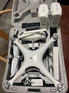 【送料無料】DJI Phantom4 PRO V2.0 詳細画像あり　バッテリー充電5回*2個　ほぼ新品