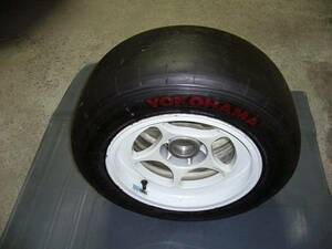 USED.YOKOHAMAレーシングタイヤ　テーブルSIZE180/50-13・１本