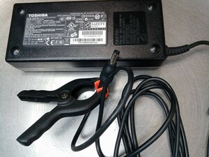 TOSHIBA PA5083U-1ACA 動作中古品 19V-6.32A 電源ケーブル無し レターパックプラス発送 （07）