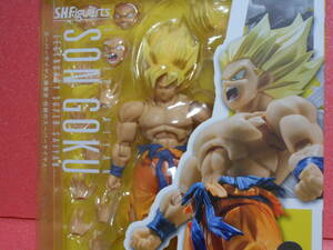 S.H.Figuarts フィギュアーツ ドラゴンボール スーパーサイヤ人孫悟空 -伝説のスーパーサイヤ人- 可動フィギュア☆未開封