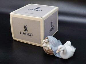 R-078342 スペイン リヤドロ LLADRO アヒルの家族 4895 高さ50cm フィギュリン(親子,ファミリー,置物,オブジェ,陶器人形,共箱付き)