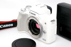 並品｜キヤノン EOS Kiss M ボディ ホワイト CA01-M3164-3U4B