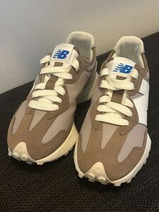 ＊美品＊使用回数少なめ　定価13,090円 レディース24.0cm ニューバランス New Balance スニーカー 327_U327D (BROWN)ベージュ　ビッグN