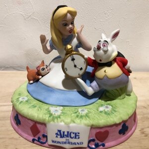 ふしぎの国のアリス　陶器　不思議の国のアリス　白うさぎ　チェシャ猫？　ディズニー　置物　Disny　Alice in Wonderland　管理001・４