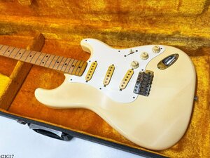 ★Fender フェンダー STRATOCASTER ストラトキャスター エレキギター 弦楽器 現状品 ハードケース付き 421G17.