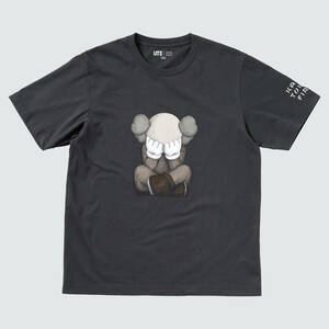 【新品・未使用】カウズ KAWS ユニクロ UNIQLO UT グラフィックTシャツ（半袖）ダークグレー　XLサイズ　カウズ展　2021