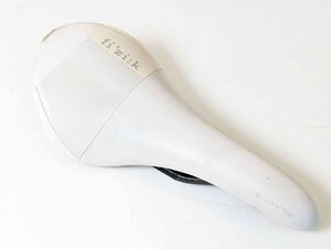 Fizik Aliante R1 カーボンレール サドル SAD240705AE