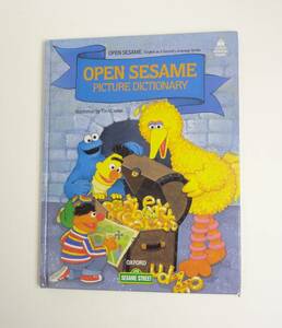 【英語】セサミストリートの絵辞典★英和対訳表付き★Open Sesame Picture Dictionary★洋書絵本［15］