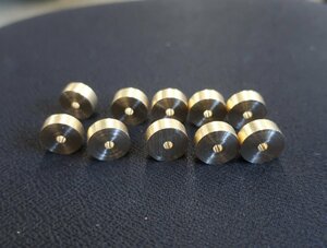 真鍮　残材　断材　端材　丸棒切り落とし　18Φ×７mm　4Φ穴　10個　K-1194