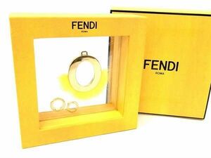 ■極美品■ FENDI フェンディ ABCLICK エイビークリック O ペンダントトップ イニシャルチャーム シルバー系×イエロー系 AT5810