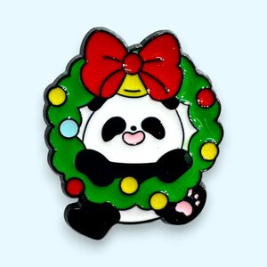 パンダ クリスマス クリスマスリース ジャイアントパンダ 動物 ピン ピンバッジ バッジ ポスト投函