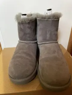 UGG アグ ムートンブーツ リボン　ミニベイリーボウ