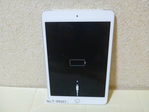 T-05257 / Apple / iPad mini 4 / A1550 / 128GB / WiFi+セルラー / 利用制限（ー） / レターパック発送 / 初期化済み / ジャンク扱い