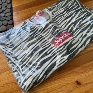 正規品 新品 未開封 FW22 Supreme Box Logo Crewneck シュプリーム ボックス ロゴ クルーネック トレーナー Zebra ゼブラ XL