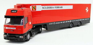 【箱付き】Iveco F1 カー トランスポーター トラック - スクーデリア フェラーリ 1：32 Iveco F1 Transporter Truck - Scuderia Ferrari