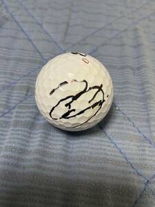 女子プロゴルフ 鶴岡果恋　実使用　直筆サイン　ボール　ゴルフボール