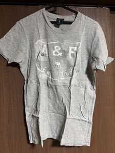 アバクロ Tシャツ 半袖　Ｓ