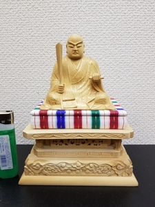 日蓮聖人　お木像　極上品　総柘植　金泥　二五　総丈　１６５ミリ　デッドストック　アウトレット　日蓮宗　法華宗　お題目　仏壇