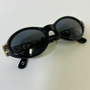 GIANNI VERSACE（ジャンニヴェルサーチェ）　MOD.486 COL.852 サングラス ブラック、ゴールドテンプル　ベルサーチ　メガネ　v245133