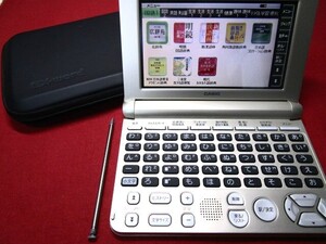 N【603】★CASIO 電子辞書 EX-word XD-SK6810 ケース付き 通電○★カシオ エクスワード 教育 学習 広辞苑 英語 文具 ジャンク品