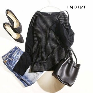 美品 インディヴィ INDIVI 株) ワールド 秋 冬 暖か素材 毛 ストライプ 柄 × 無地 ゆったり 長袖 プルオーバー ウールカットソー 38 黒