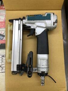 【中古品】★マキタ エアータッカー 10mm AT1025A / IT4ILHEJ9S6O