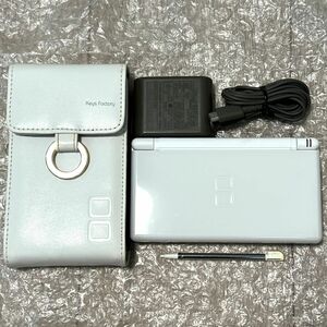 〈美品・画面無傷・動作確認済み〉ニンテンドーDS Lite 本体 USG-001 クリスタルホワイト＋Keys Factory スマートケース＋充電器 NINTENDO