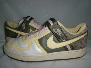 ★NIKE WMNS VANDAL Lo `07製ナイキ 312492-172 WMNS バンダル Lo グレー/パールホワイト/クラック加工グレー/レモンイエロー/ピンク