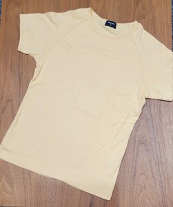  ユニクロ　ラグランTシャツ　たまご色　M