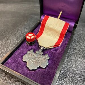 【勲章】勲八等 白色桐葉章 略章 ケース付き Medals Japan