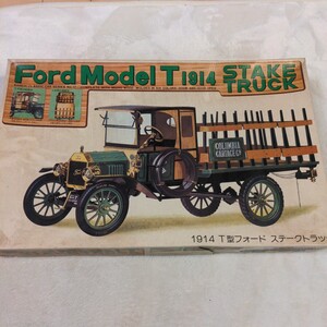 プラモデル 未組立　1914 T型フォード　ステークトラック　クラシックカー　1/16スケール　コレクション　車　バンダイ