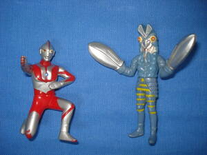 2点 ウルトラマンと バルタン星人 マクドナルド 2013年頃?! ハッピーセット景品 詳細不明 中古・ジャンク品扱いで