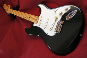 【Fender Japan】ST-72（BLK）